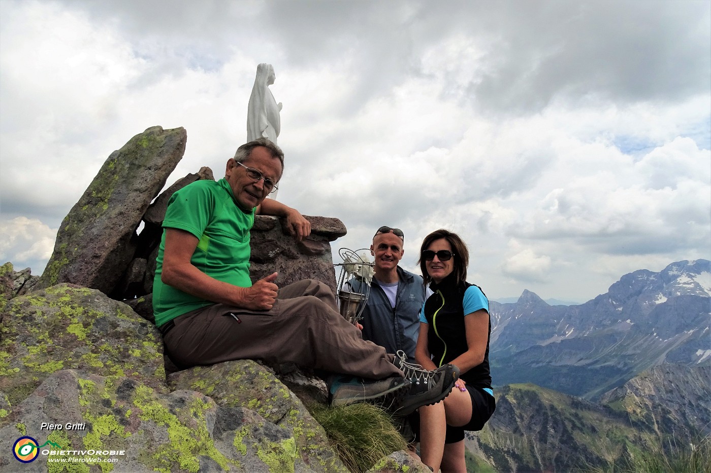 58 Alla Madonnina del G.E.M. in Pietra Quadra.JPG